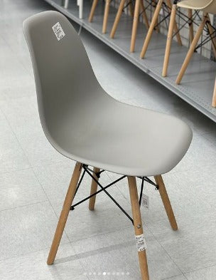 Sillas Tipo Eames: Estilo Icónico con 1 Año de Garantía